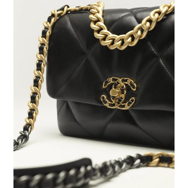 CHANEL 19 Bag