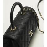 Flap bag with handle
