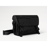 VOYAGER Small Messenger Bag