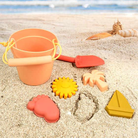 BPA FREE Portable Silicone Sand Bucket Toys Customized Silicone Beach Toys Silicone Bucket Pail and Spade sets